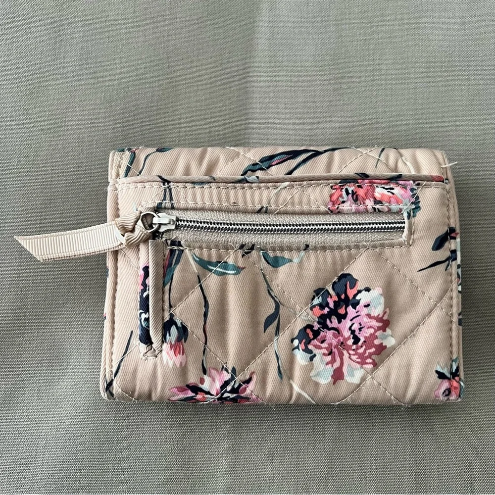 Vera Bradley Strawflowers RFID Riley Tri-Fold Wallet